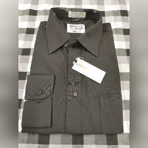 HENRY SEGAL MEN'S  POLY/COTTON PLAIN FRONT  LAYDOWN COLLAR DRESS SHIRT.